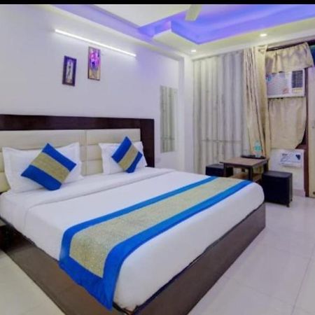 OYO 11633 Hotel Sweet Palace New Delhi Buitenkant foto