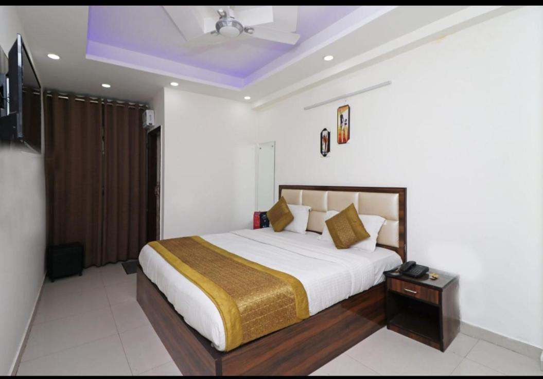 OYO 11633 Hotel Sweet Palace New Delhi Buitenkant foto