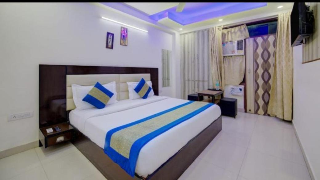 OYO 11633 Hotel Sweet Palace New Delhi Buitenkant foto