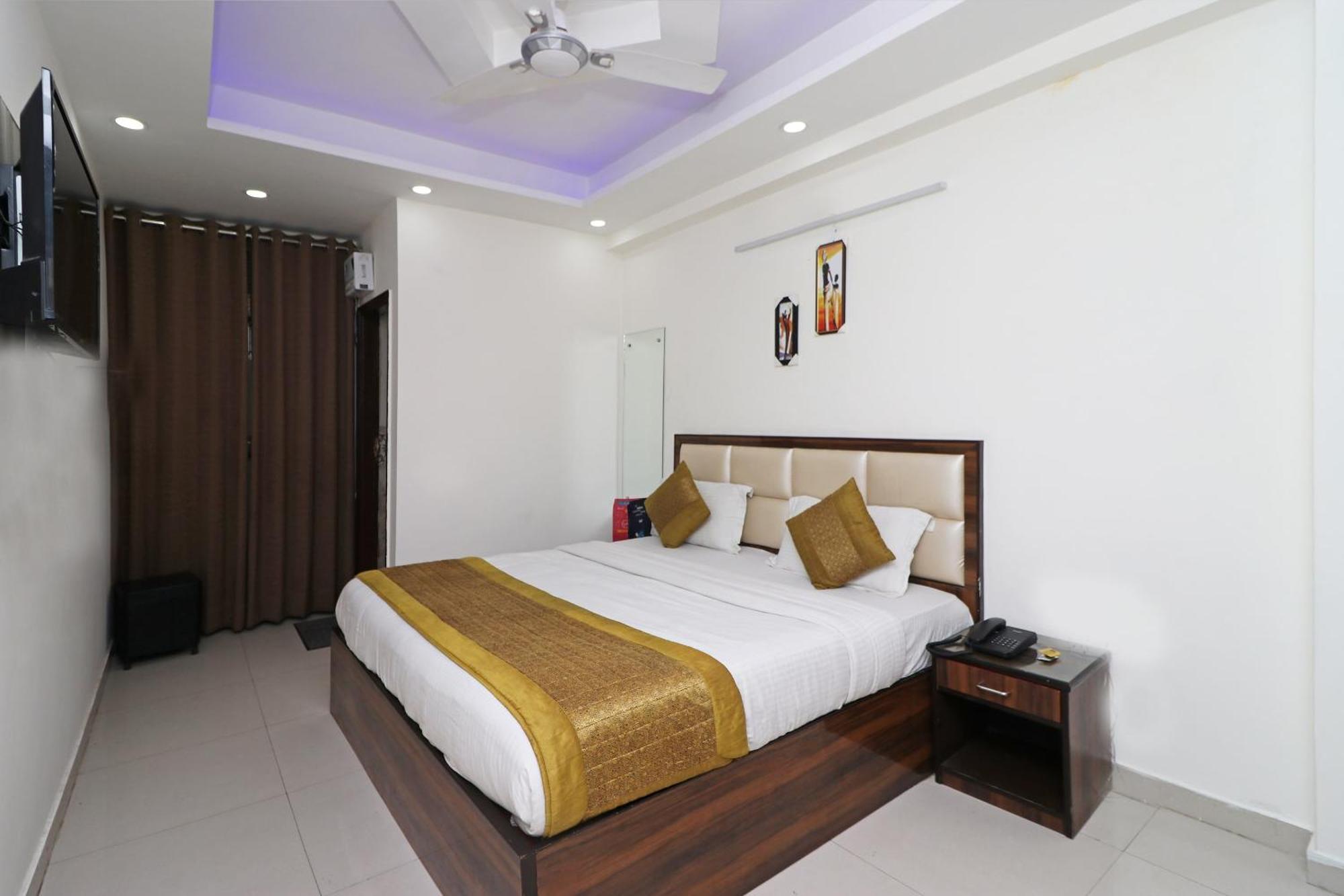OYO 11633 Hotel Sweet Palace New Delhi Buitenkant foto