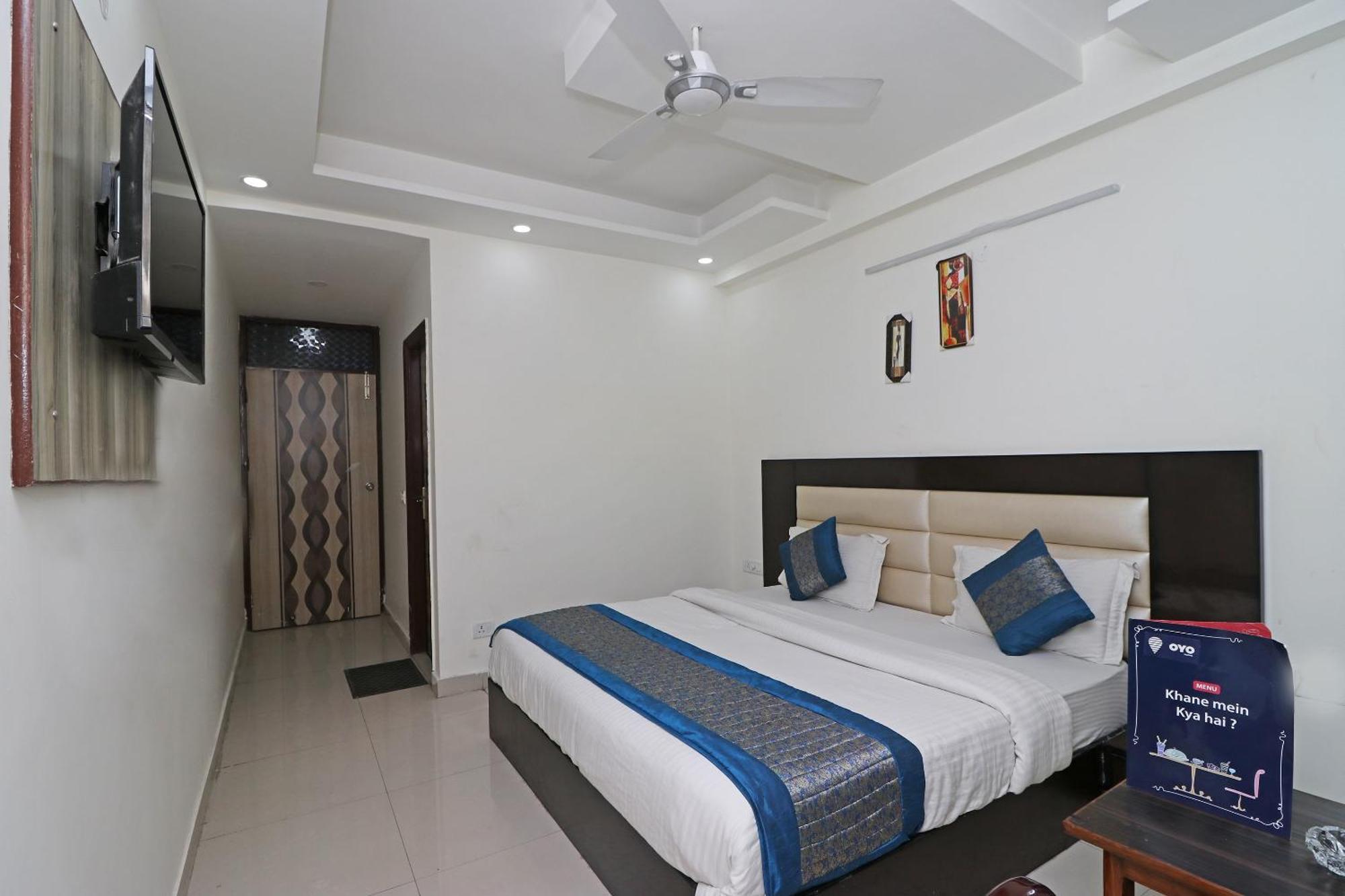 OYO 11633 Hotel Sweet Palace New Delhi Buitenkant foto
