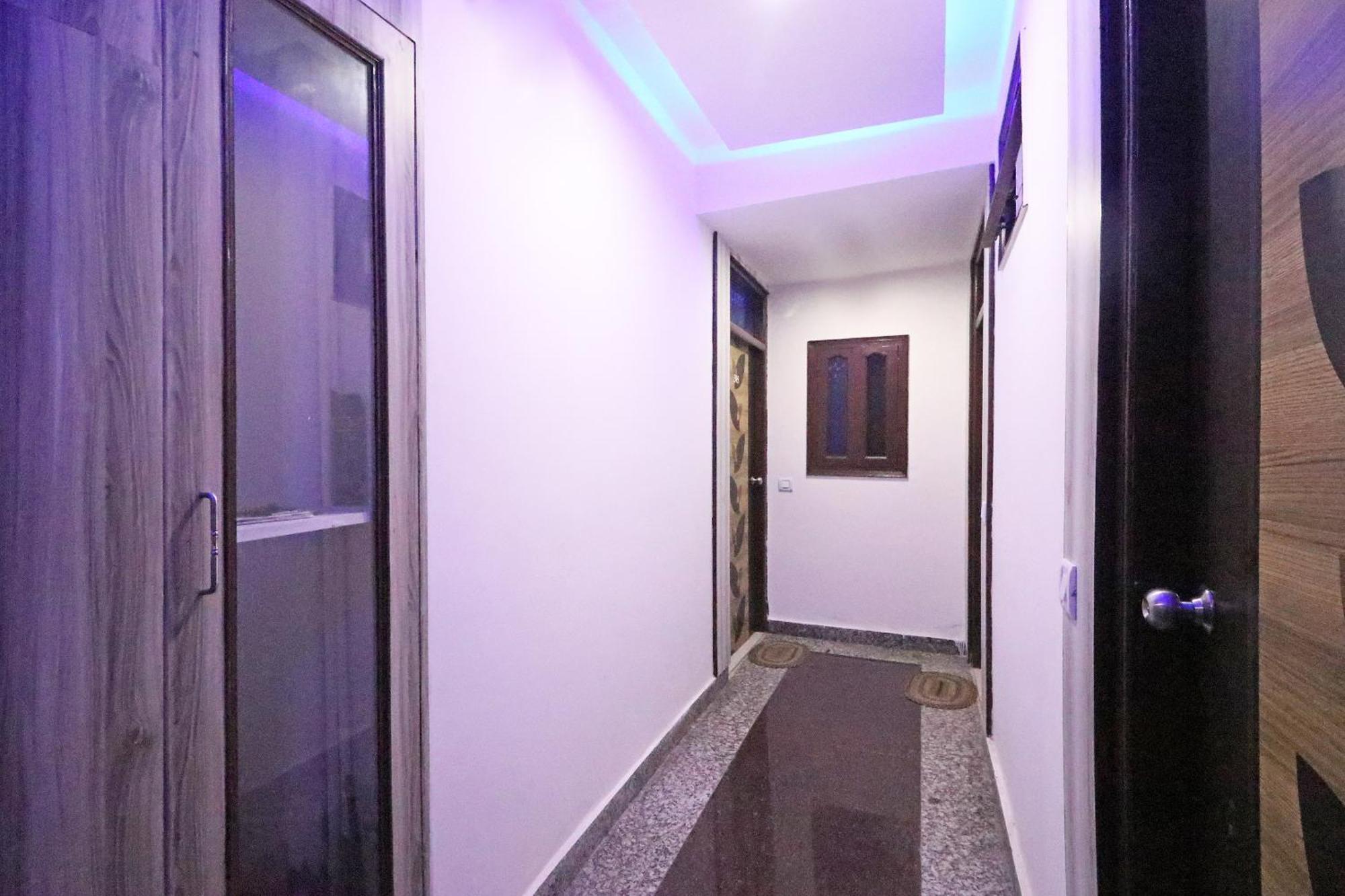 OYO 11633 Hotel Sweet Palace New Delhi Buitenkant foto