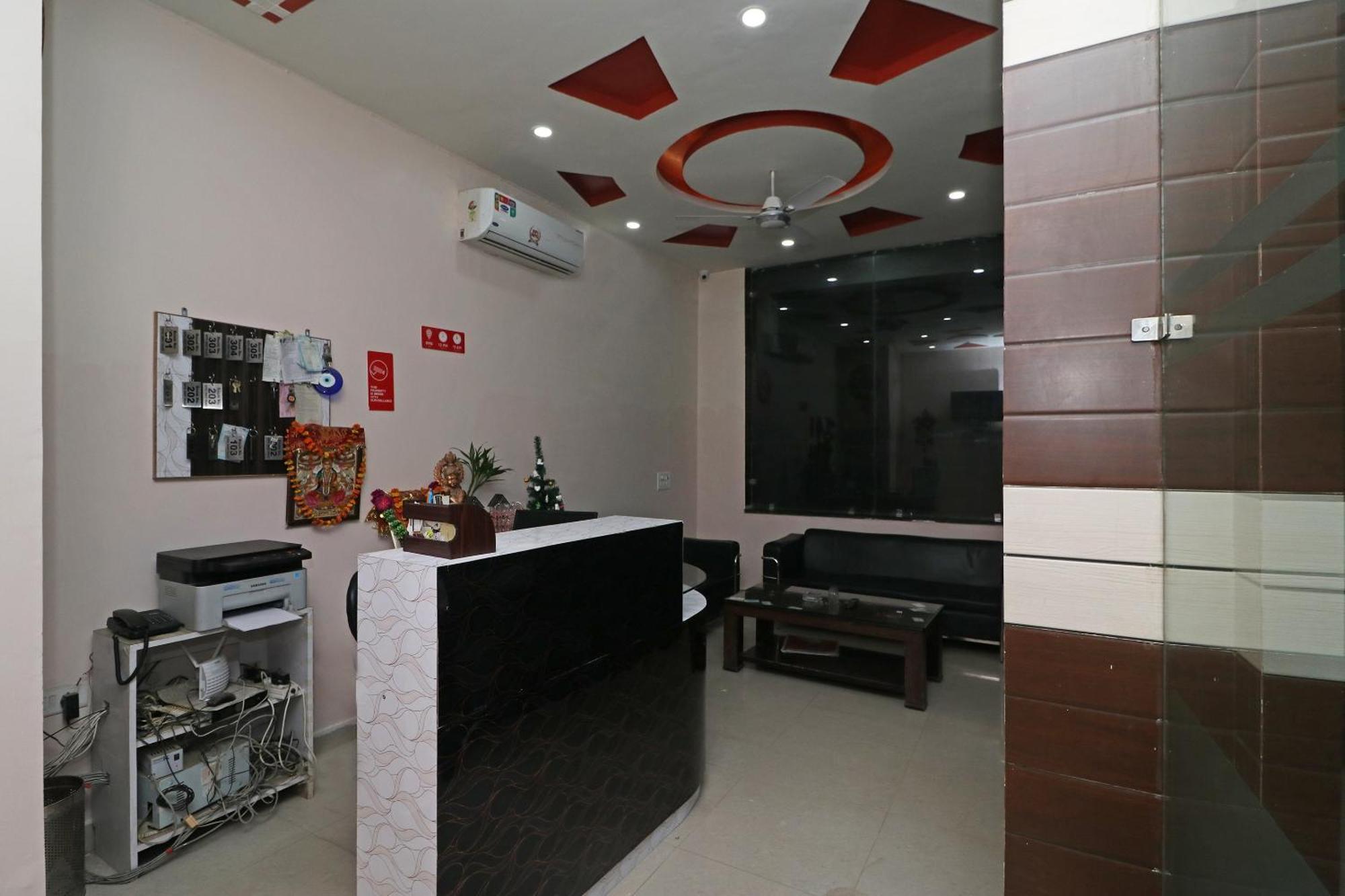 OYO 11633 Hotel Sweet Palace New Delhi Buitenkant foto